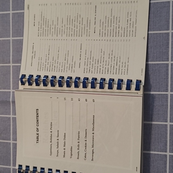 Two (2) Church Cookbooks From North & South Carolina - Picture 3 of 8